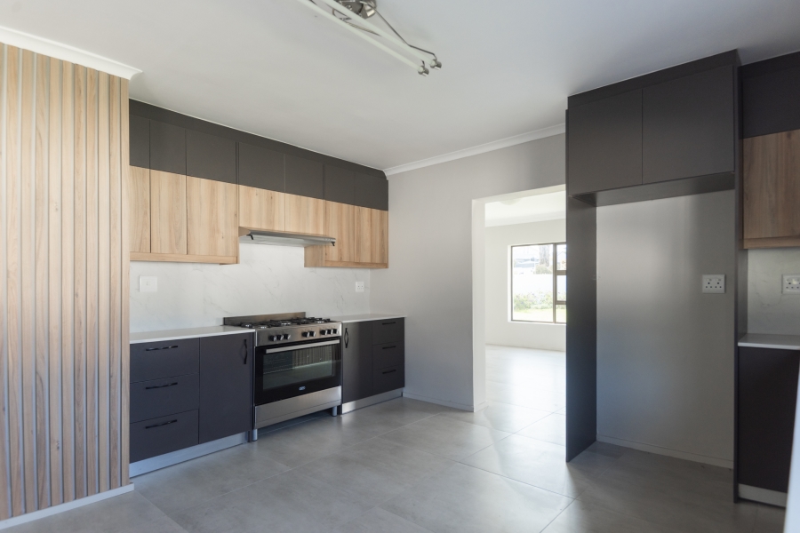 5 Bedroom Property for Sale in Myburgh Park Western Cape